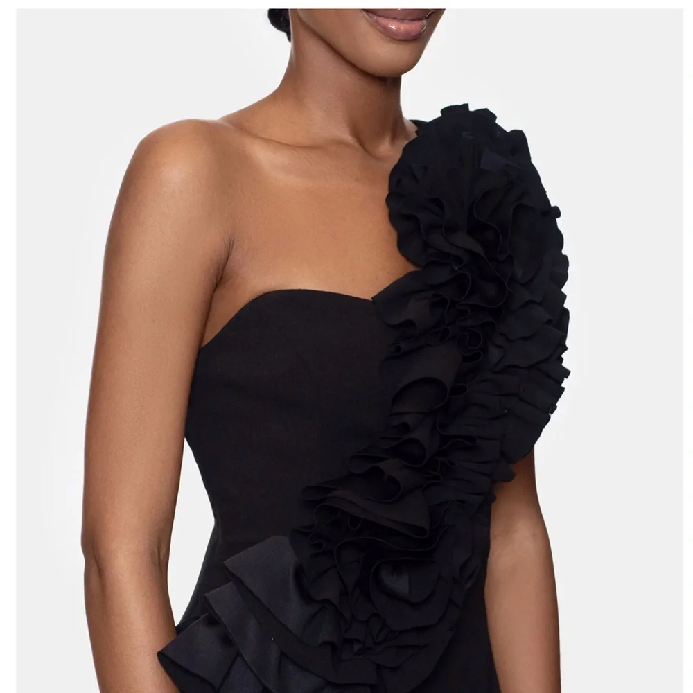 Betsy & Adam Black One-Shoulder Maxi Dress - Picture 2 of 11